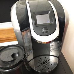 Keurig Coffee Maker And Carafe