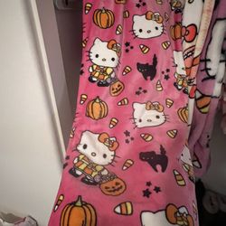 Hello Kitty Halloween Blanket