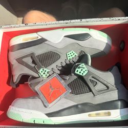 Air Jordan 4 Retro Glow Green