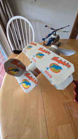 Bi Plane toy of aluminum cans