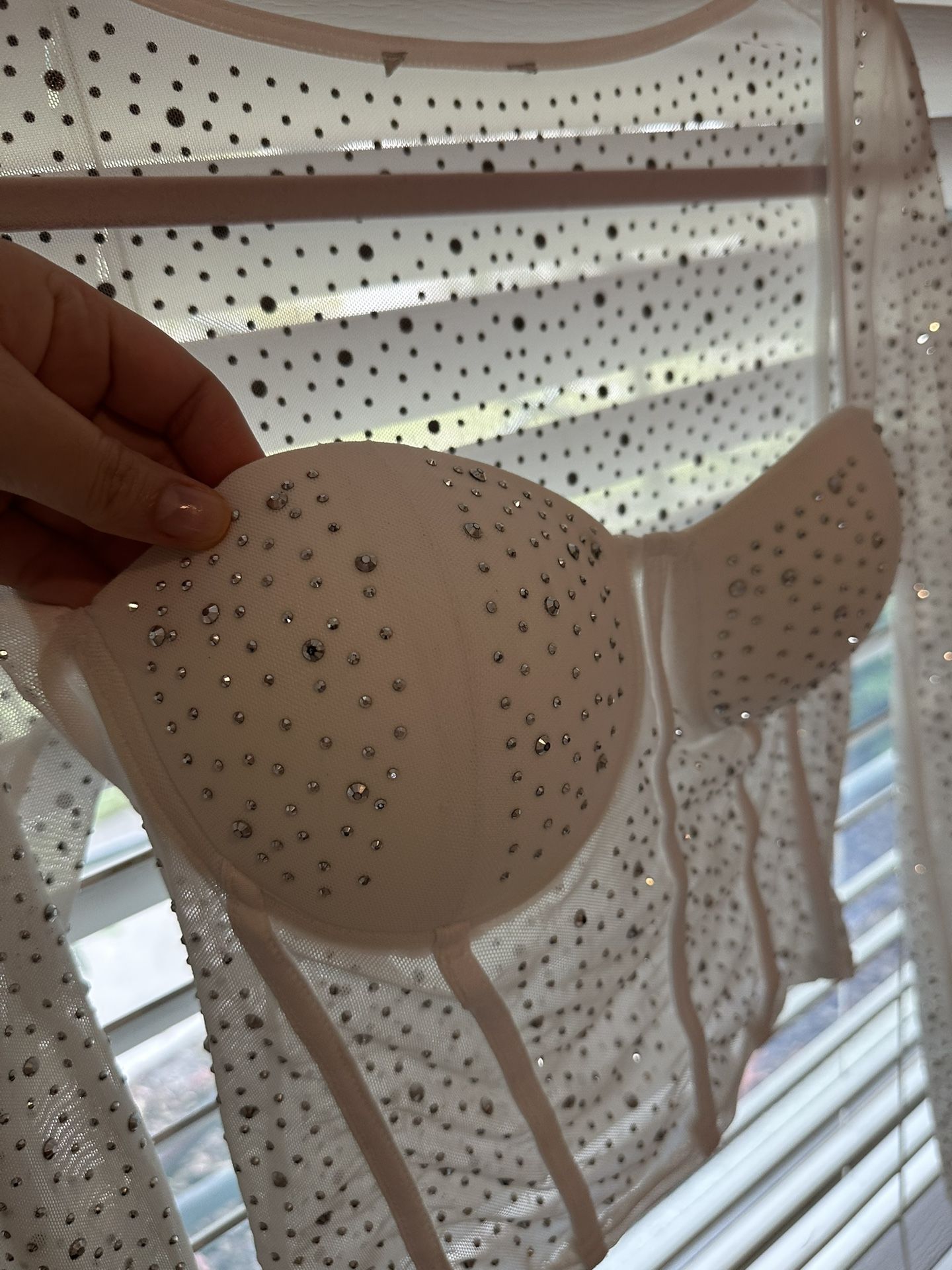 Beautiful, White And Shiny Silver Blouse Size (s)