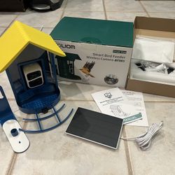 solar wifi bird feeder with camera - retail $165