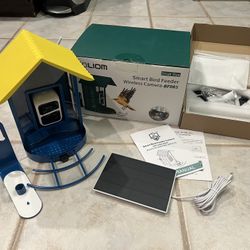 solar wifi bird feeder with camera - retail $230