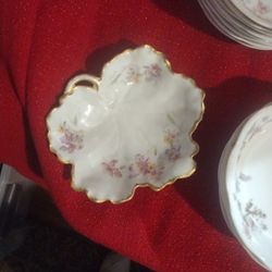 Havilland Leaf Shaped Trinket Dish