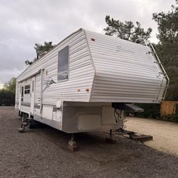 38’ Toyhauler Fifth Wheel For Sale $12k 