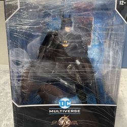 Batman Statue 