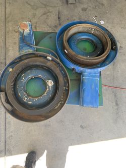 Carburetor cover for a 1977 ford
