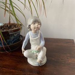 Nao By Lladro Porcelain Figurine “Christina”
