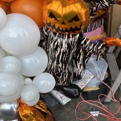 Halloween Balloon Decorations