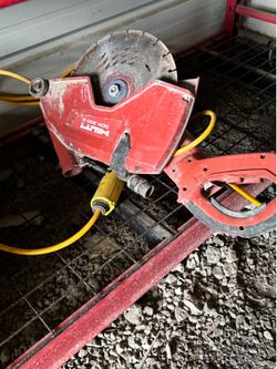 Hilti DCH-300 - X electric cutter commercial cement foundation