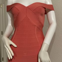 Brandnew Elegant Dress Size SMALL 