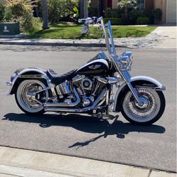 Harley Davidson Softail Deluxe – Full Custom Vicla • 14k Miles • Immaculate 