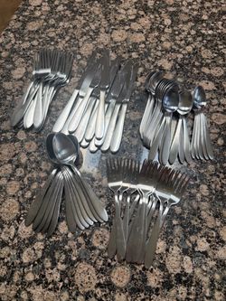 Flatware set
