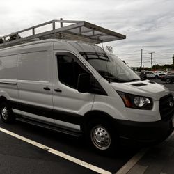 Ford Transit 250 Medium Height 