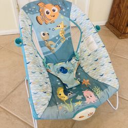 Disney Baby Finding Nemo Bouncer Set