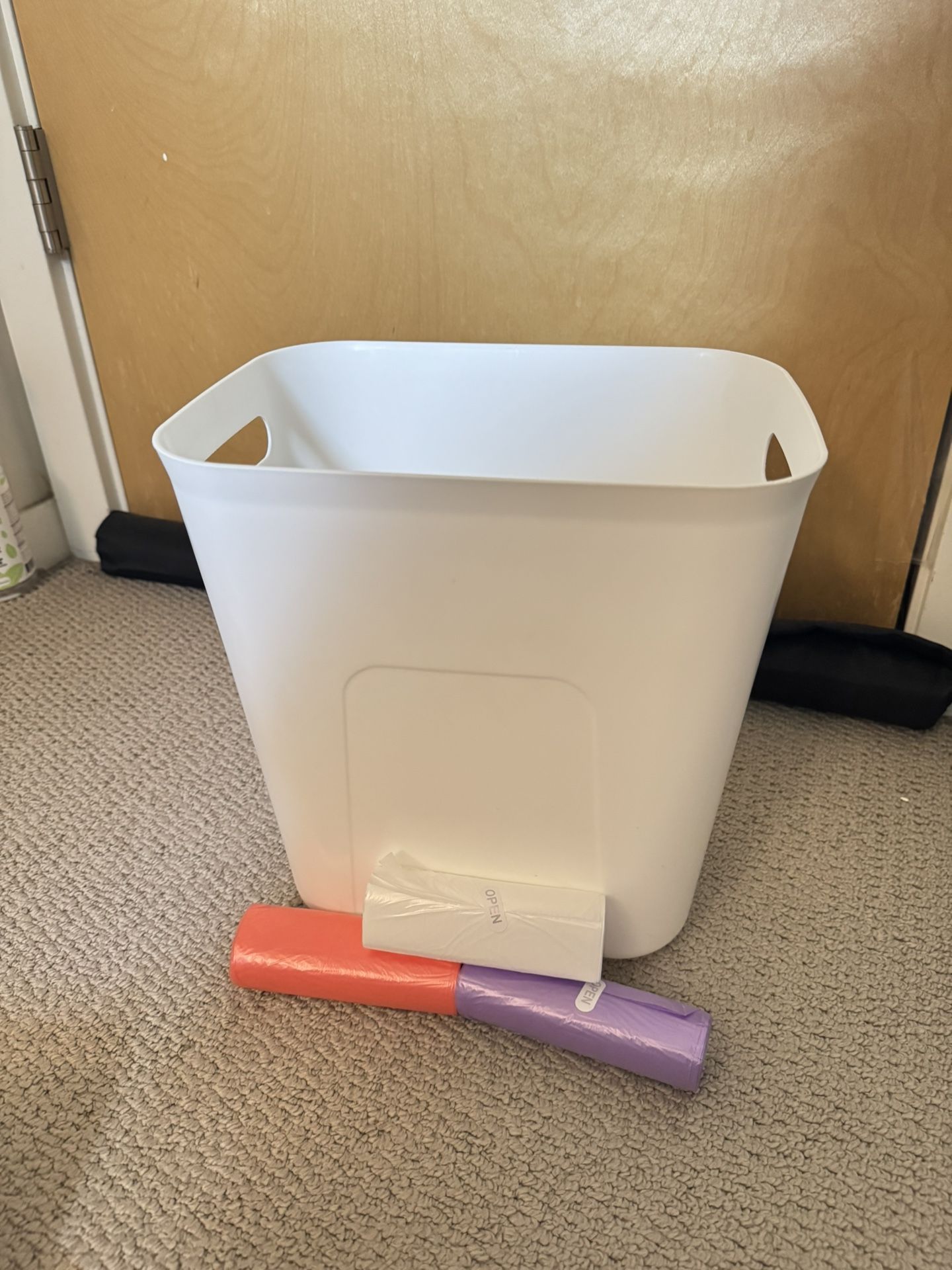 Small Plastic Trash Bin, 3.5 Gallons (+ Free Bags!)