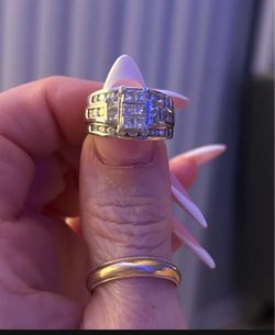 Ladies 14K Channel set Diamond Ring