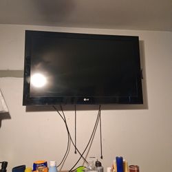 LG TV 40"