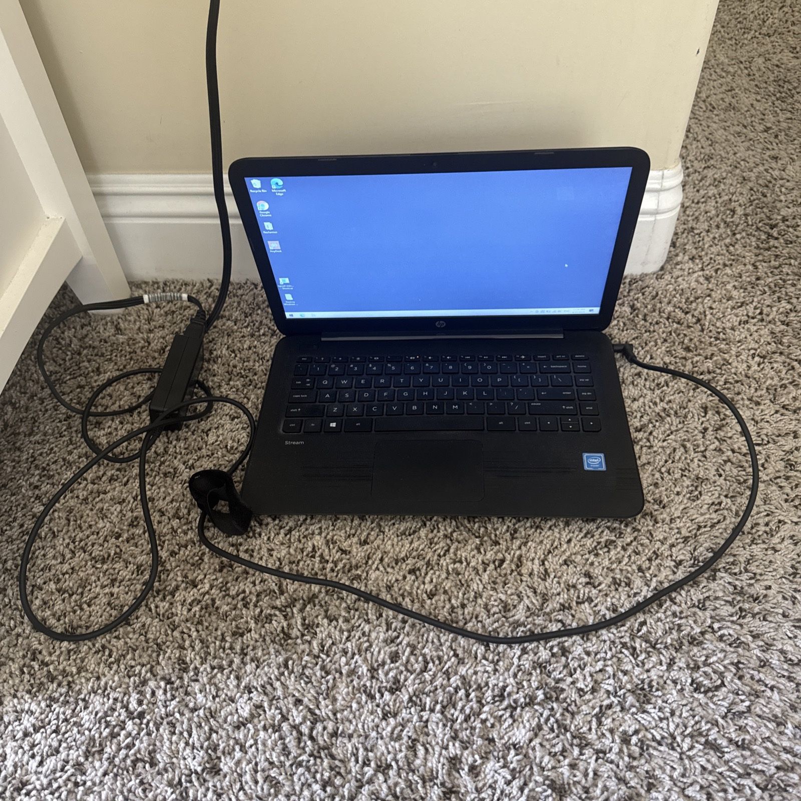 HP 11-ah117wm Stream 11.6" Celeron N4000 4 GB RAM 32 GB eMMC - Black