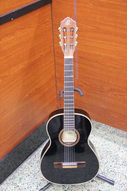 Ortega Guitars R121BK-3/4 Family Series 3/4 Body Size Nylon 6-String Guitar