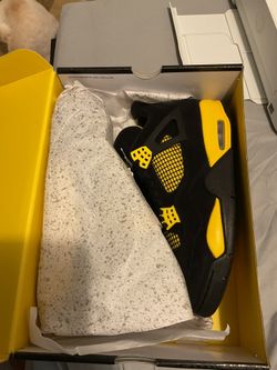 Jordan 4 Thunder 9,10.5,11.5M