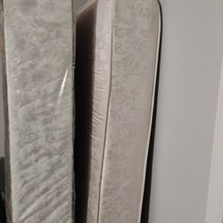 Twin Bed With Mattress, Box And Metal Frame