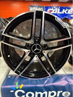 18” Mercedes 5x112 Gloss black Machined