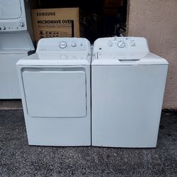 GE Hotpoint Set Excellent Condition 