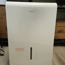 Selling HomeLabs Dehumidifier (1.6Gallon, 4500Sqft)