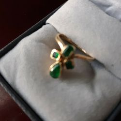 Ring 18 Carat Gold Emerald Ring 