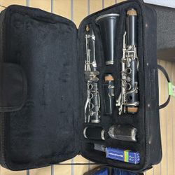 B USA Clarinet 1 Apprentice Series In Case