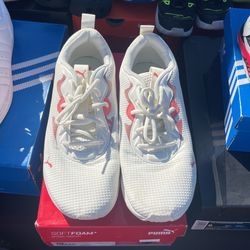 Pumas Size 11 In Women’s 