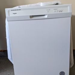 Whirlpool -24" Front Control Built-in Dishwasher With 1 Hour Wash Cycle-White