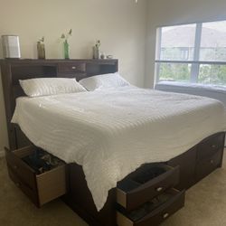 King Bed W Storage