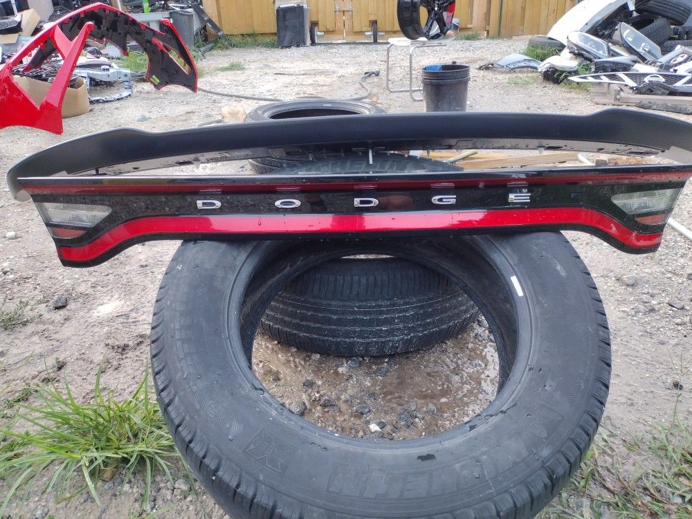 2011 To 2018 Dodge Charger Rear Tail Light Center Section And Trunk Boiler For Hellcat Version OEM Parts