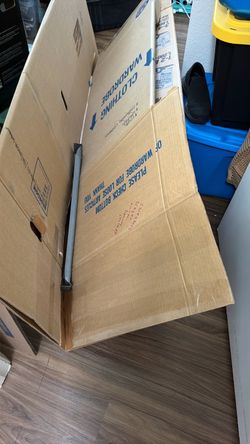 Wardrobe boxes for moving