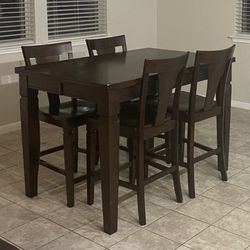Kitchen Table W/ 4 Chairs 