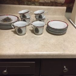 Vintage Bradlees Evergreen Fine Porcelain  6 Piece Set As Shown As Is