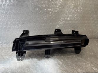 2021-2022-2023-2024 CADILLAC ESCALADE  DAYTIME RUNNING LIGHT  RIGHT OEM