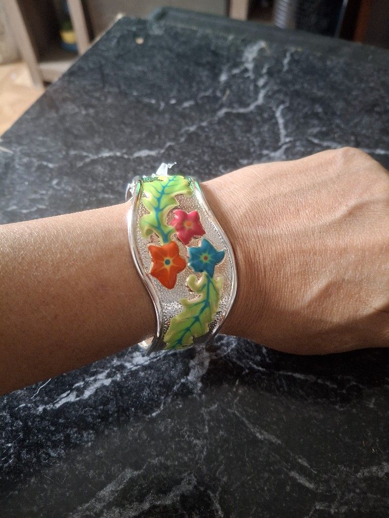 Flower Hinged Bracelet