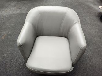 Toro Bianco - Grey leather club chair. Great condition!