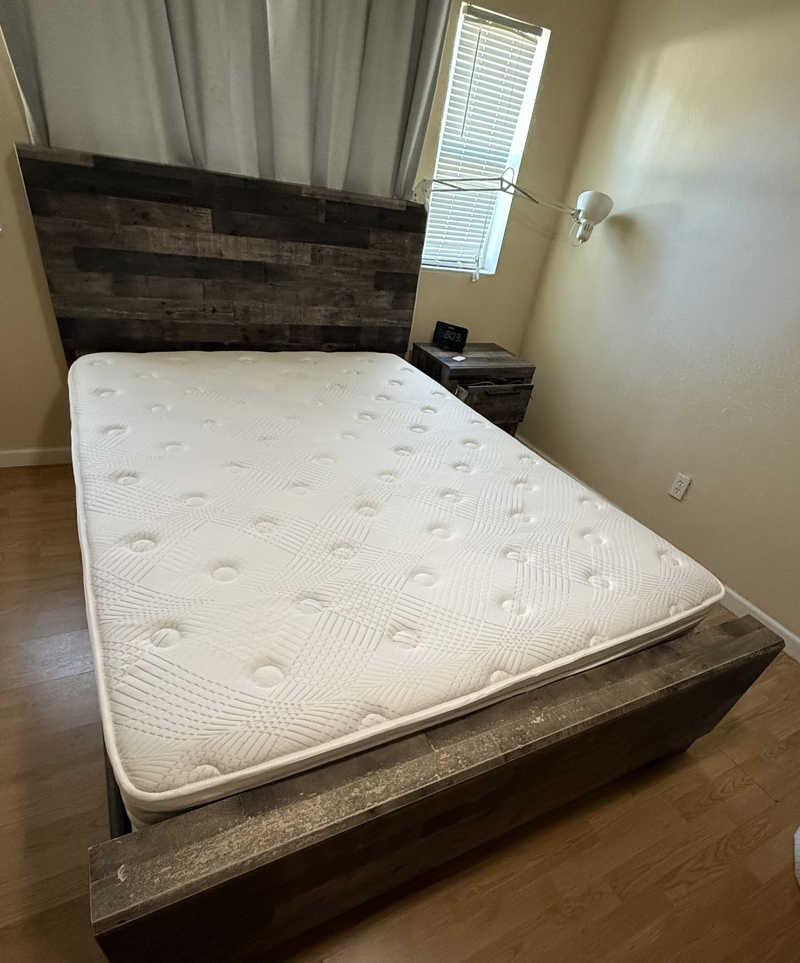 Ashley Queen Bed Set