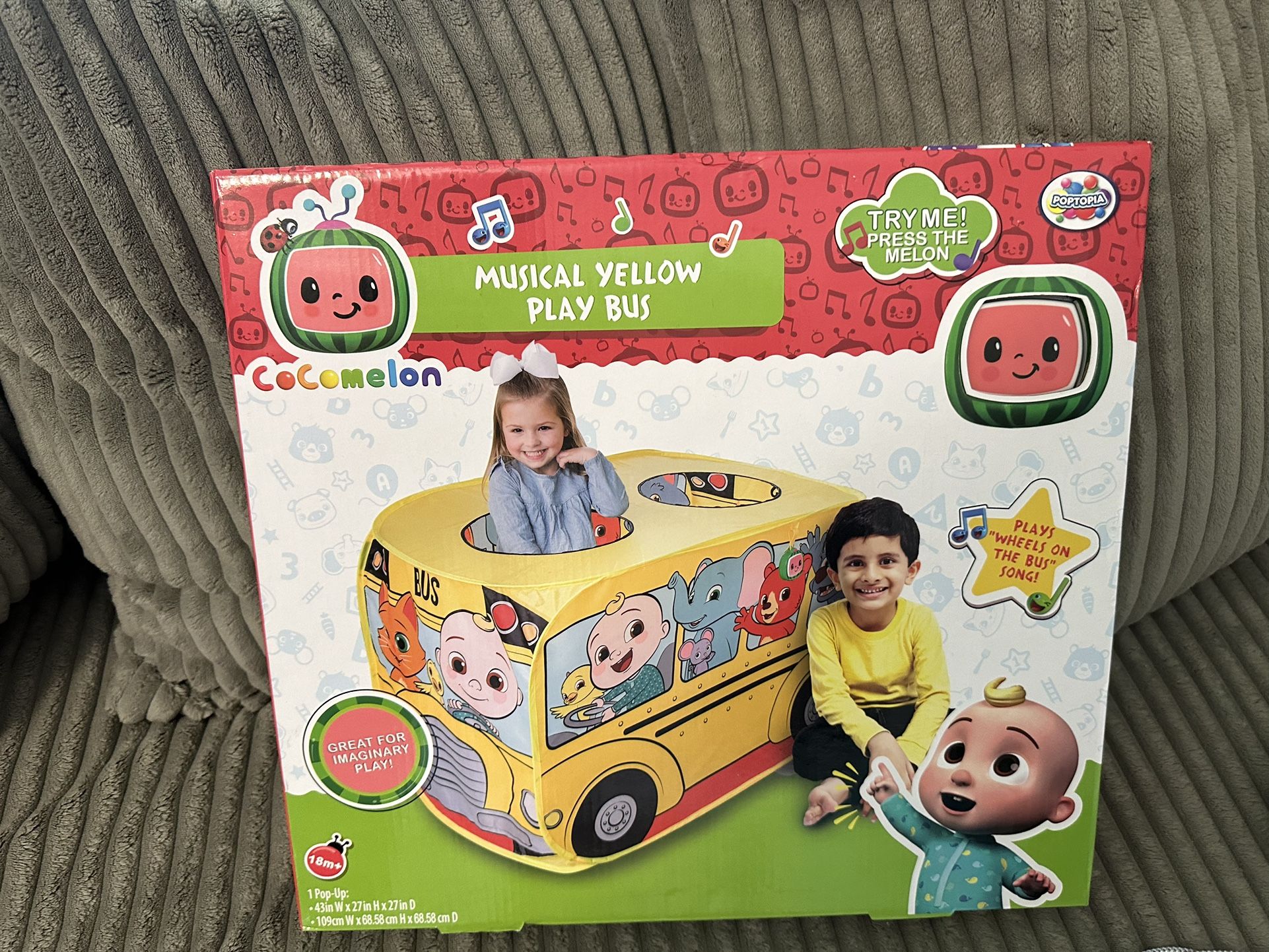 CoComelon Musical Yellow Play Bus Pop Up NEW