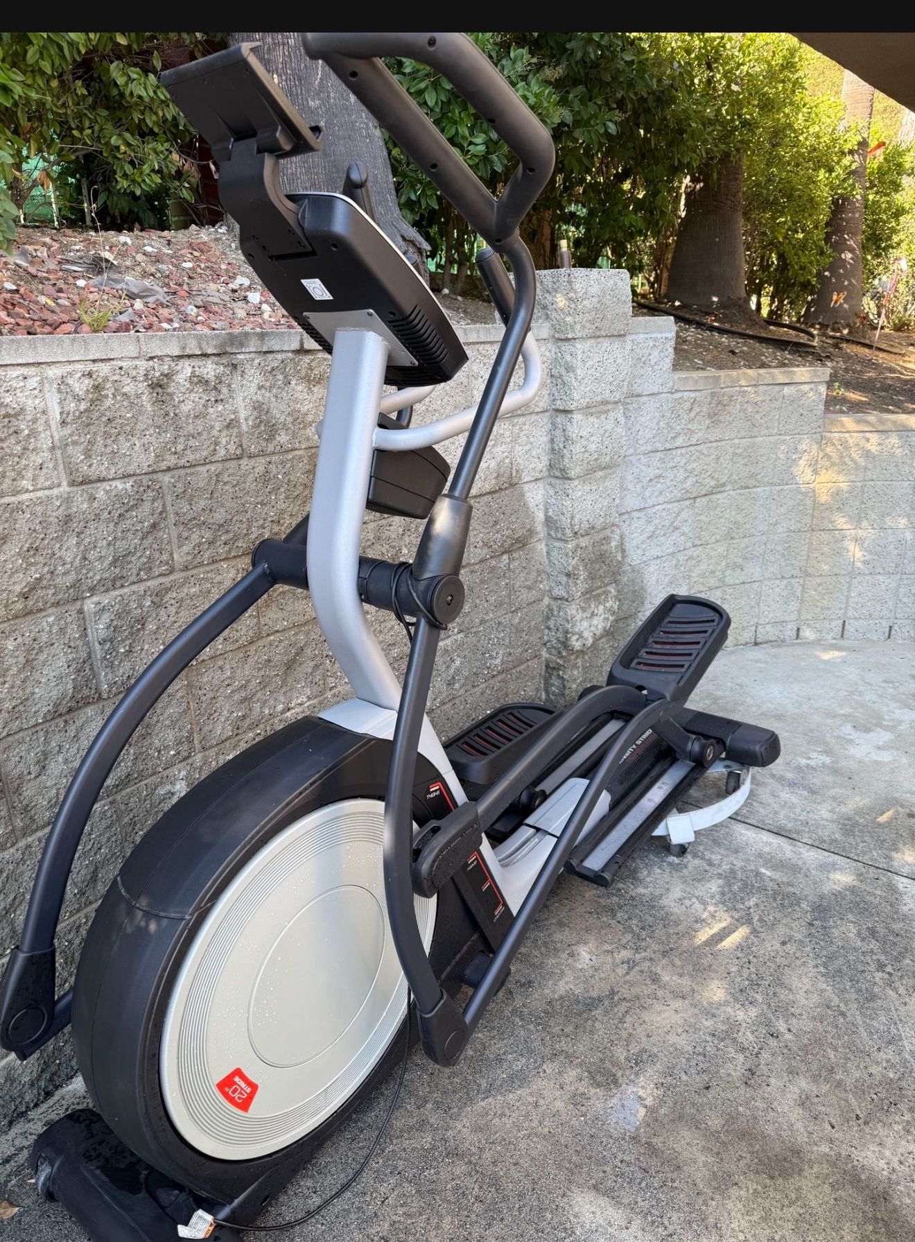 Elliptical Machine Workout 1120e