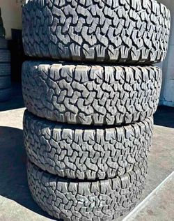 285 70 17 Bfgoodrich ko2 Tires Con 80% de Vida Las 4