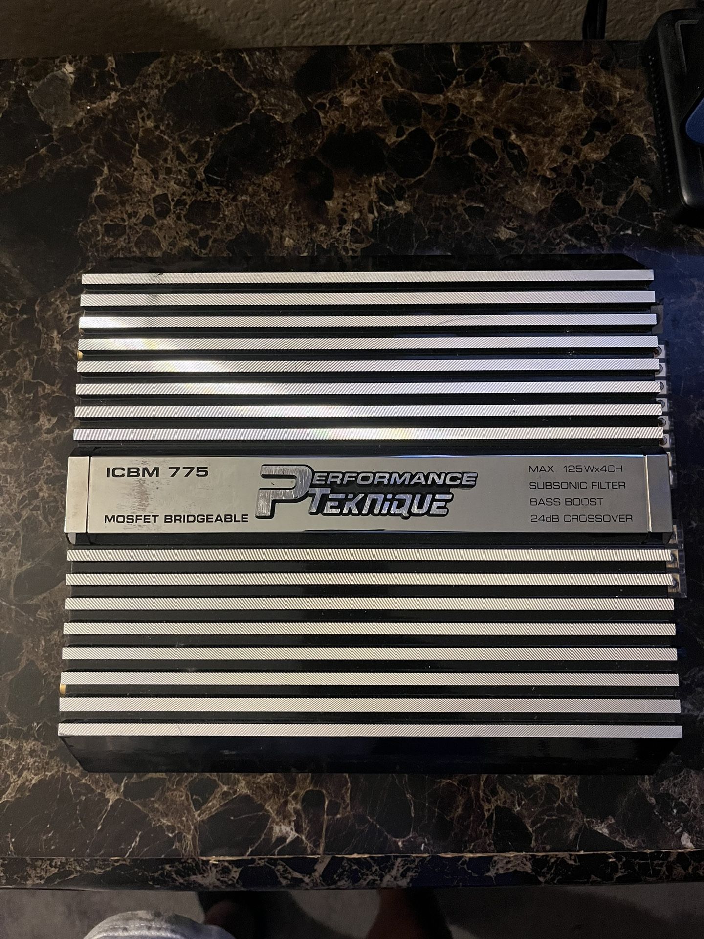 Performance Technique 4 Channel Amplifier 