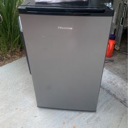 Mini Fridge 
