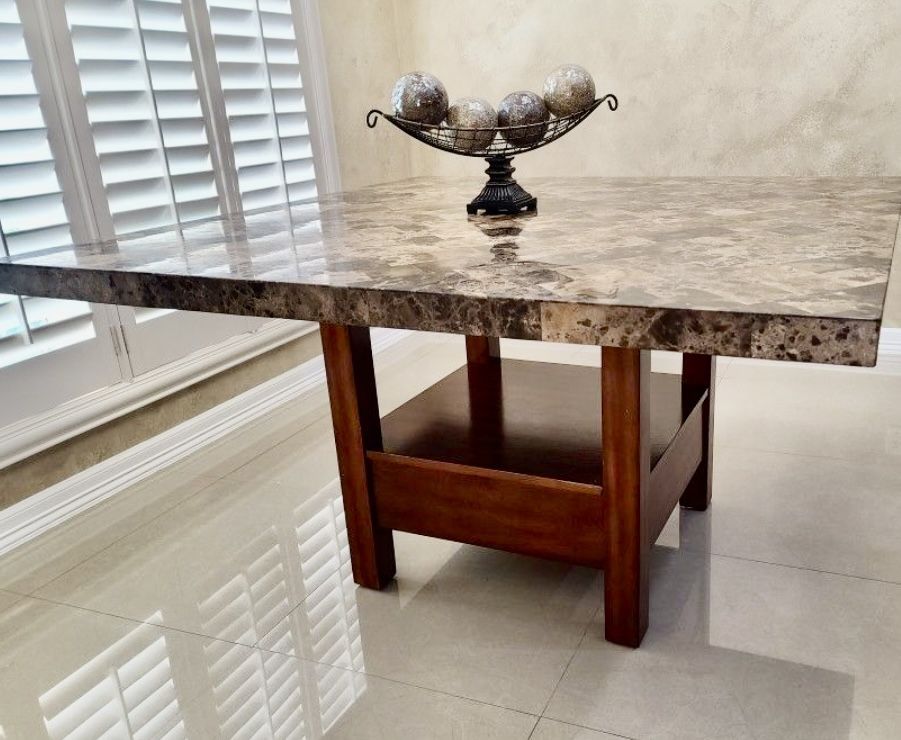 Granite Dinning Room/breakfast table