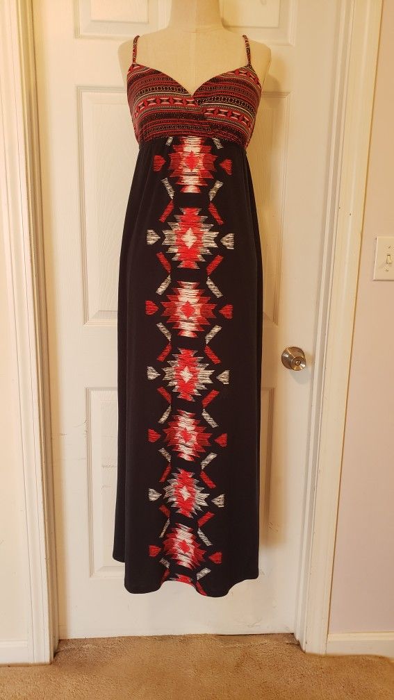 Junior's Maxi Dress Size Medium