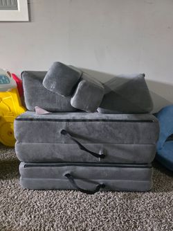 Kid's play couch 🛋